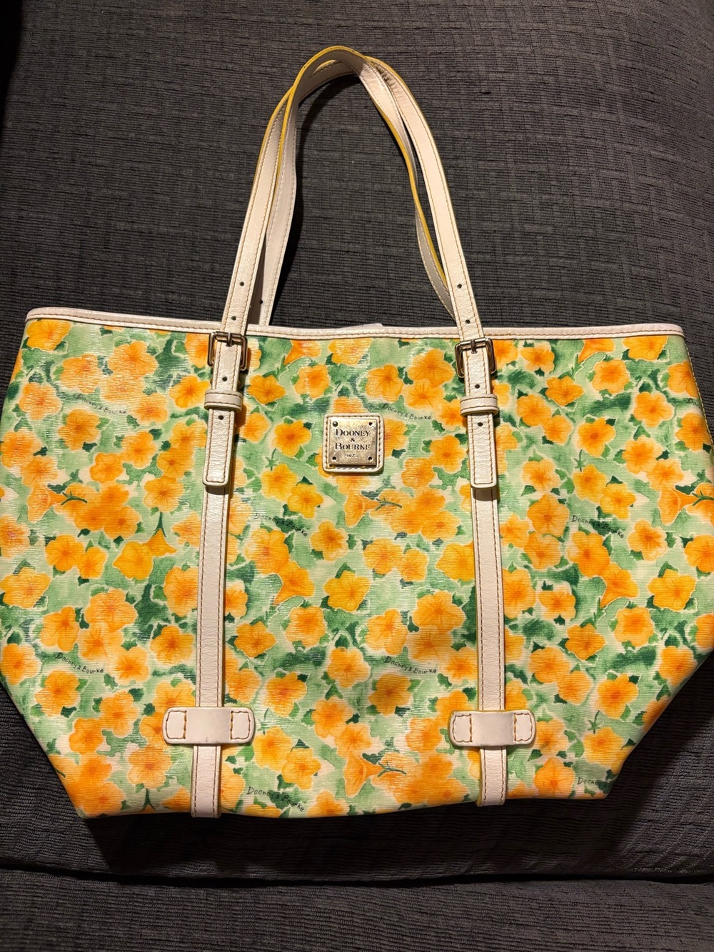 🌼 Dooney & Bourke Floral Tote 🌼